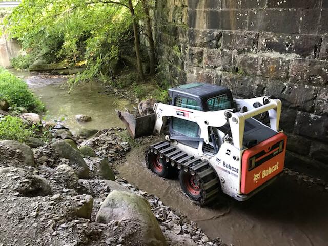 How Bobcat Work and Equipment Speeds Up Construction and Landscaping Projects