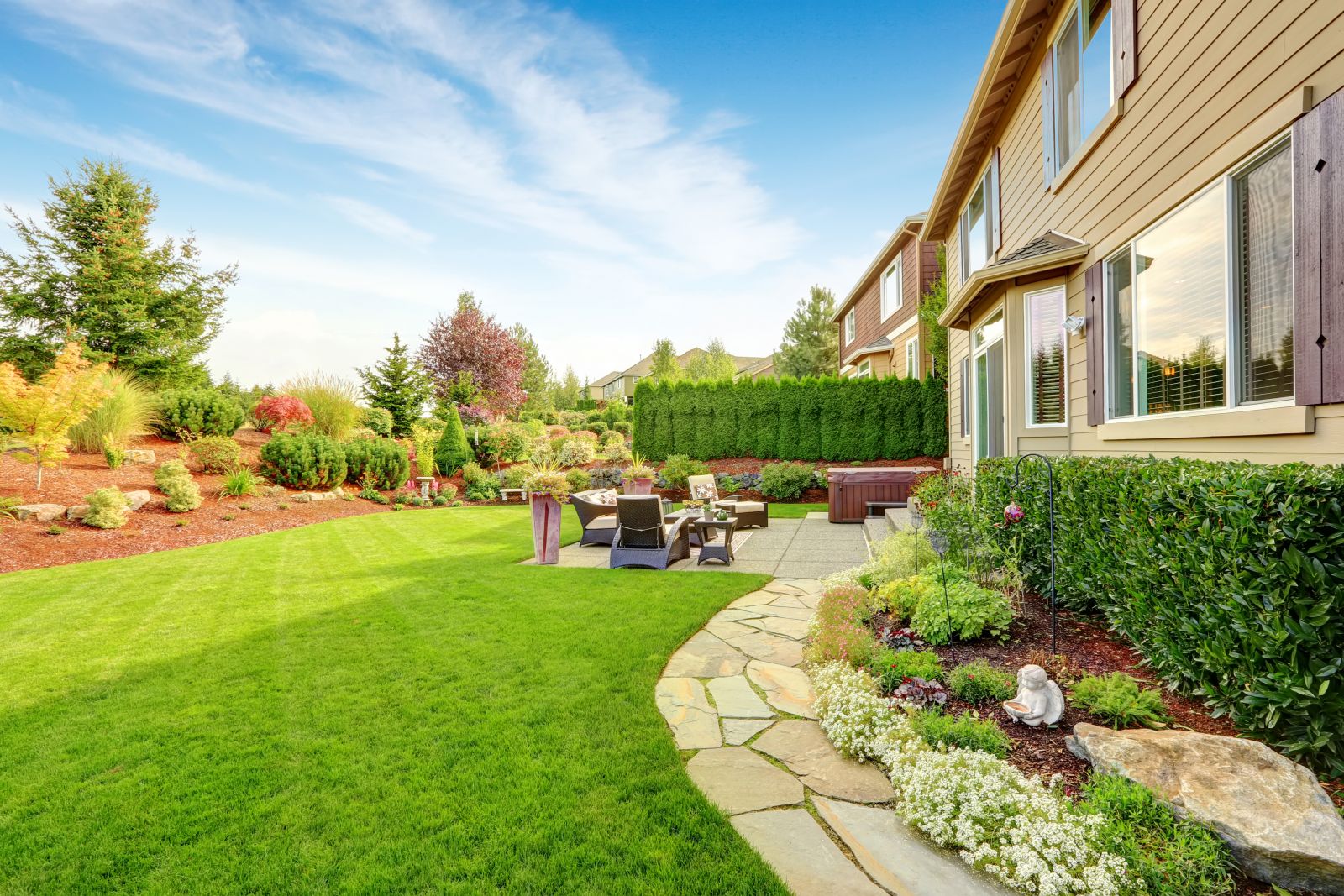 5 Essential Tips for Choosing the Best Landscaping Service